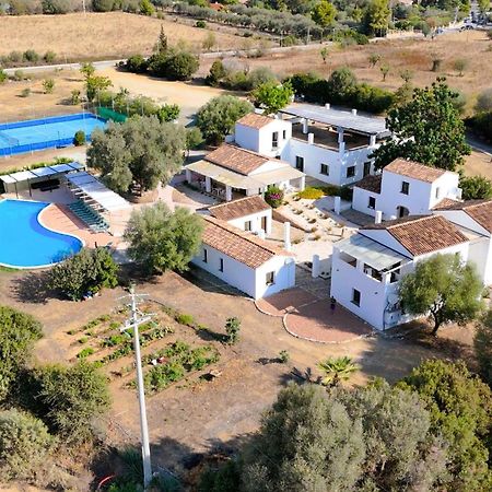 Cort'E Nastasj Hotel Tertenìa Екстериор снимка