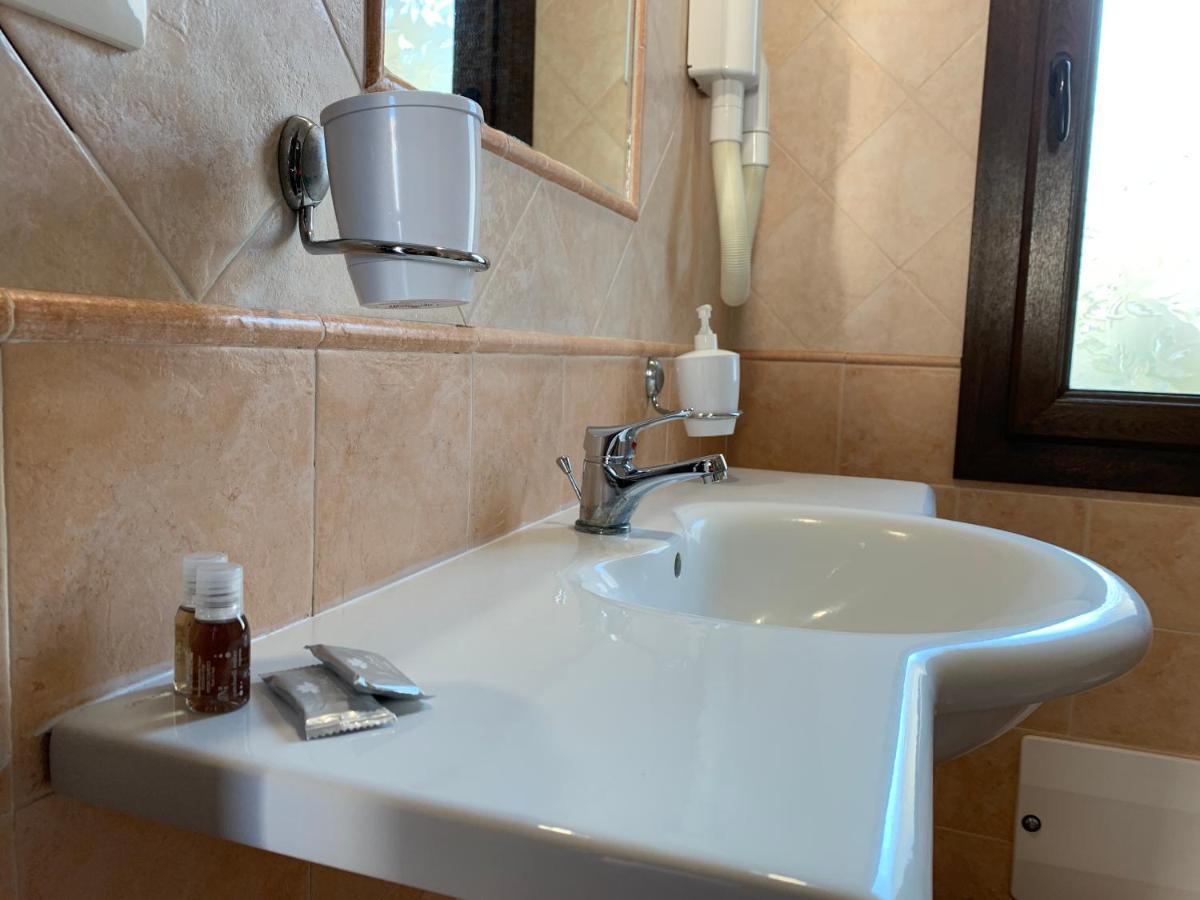 Cort'E Nastasj Hotel Tertenìa Екстериор снимка